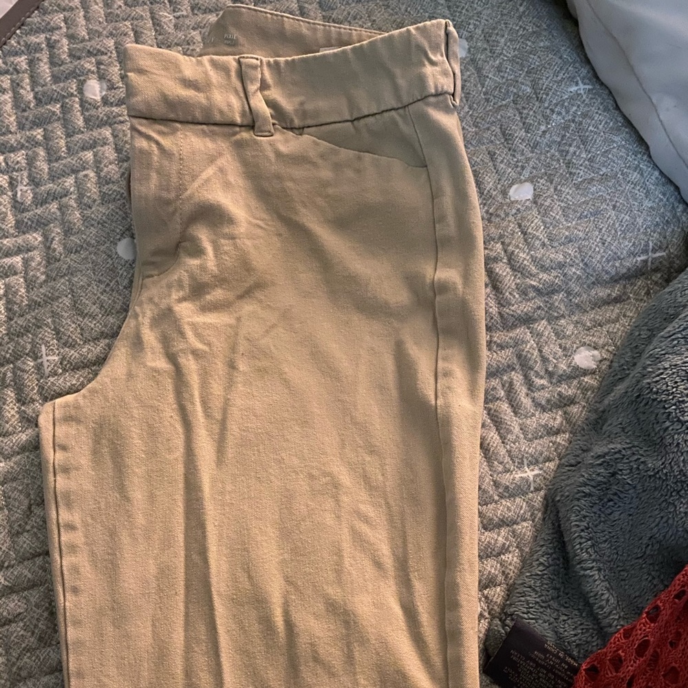 Khaki pixie